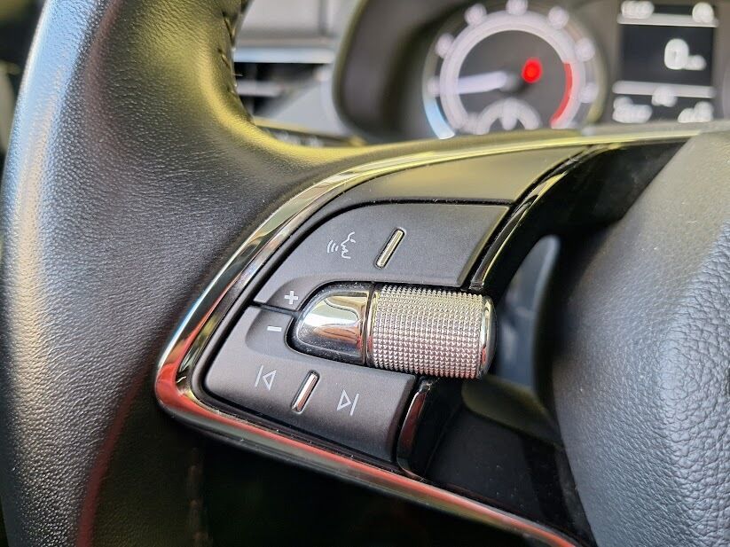 skoda-scala-2022-gasolina-999cc