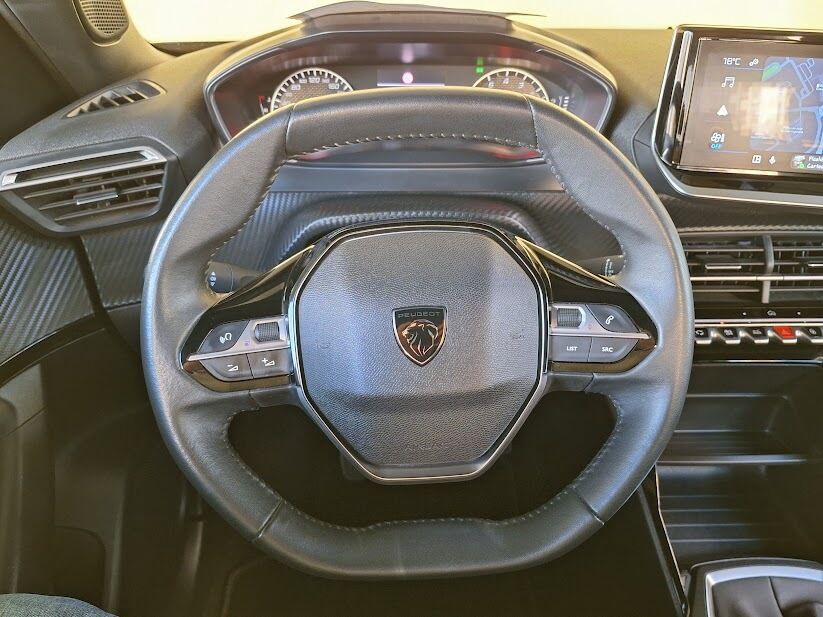 peugeot-2008-2023-gasolina-1199cc