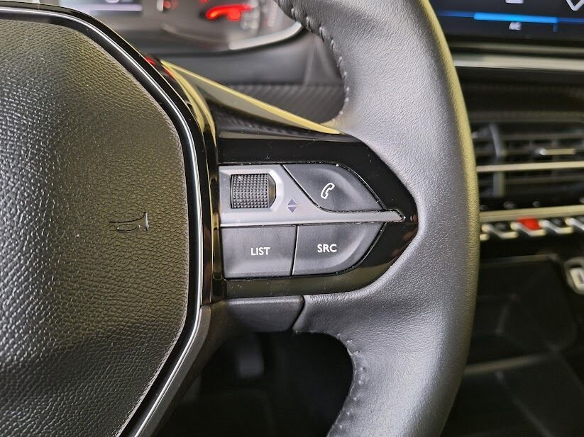 peugeot-2008-2023-gasolina-1199cc