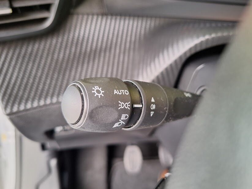 peugeot-2008-2023-gasolina-1199cc