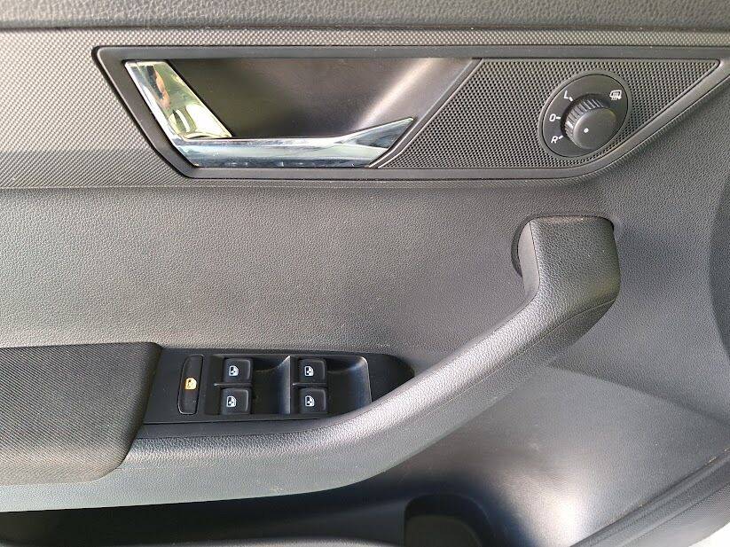 skoda-fabia-break-2022-gasolina-999cc