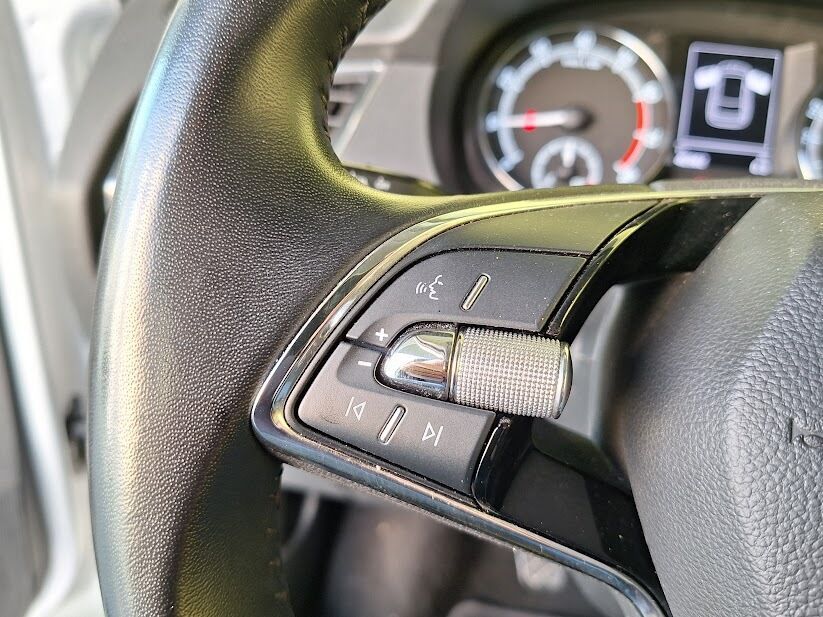 skoda-fabia-break-2022-gasolina-999cc