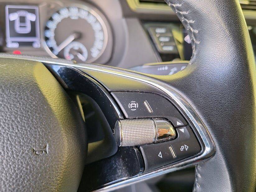 skoda-fabia-break-2022-gasolina-999cc