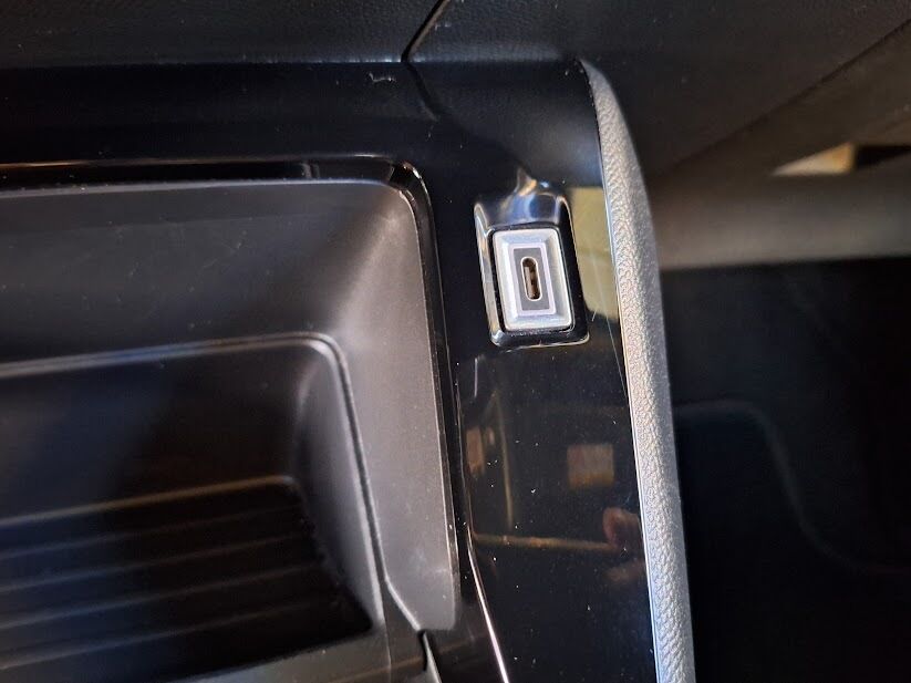 peugeot-2008-2023-gasolina-1199cc
