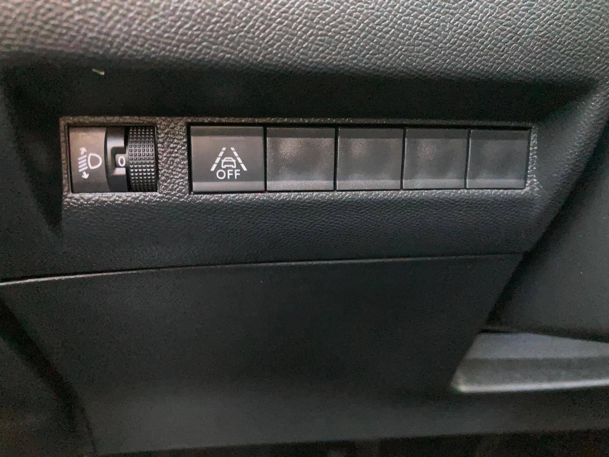 peugeot-2008-2021-gasolina-1199cc