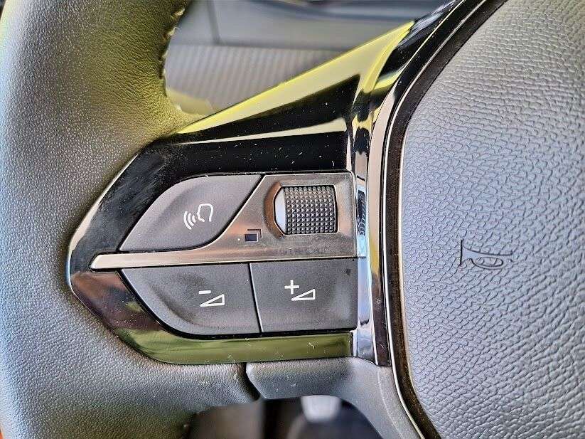 peugeot-2008-2023-diesel-1499cc