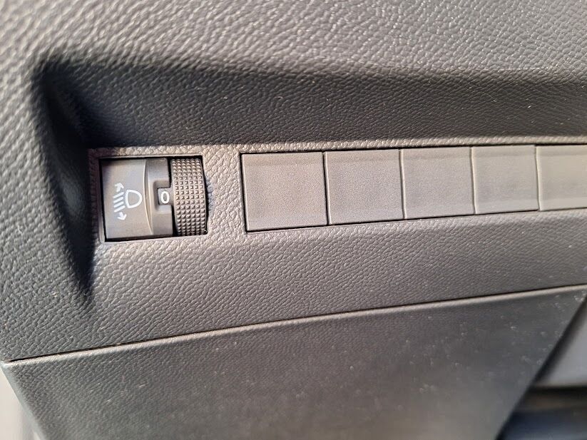 peugeot-208-2024-hibrido-a-gasolina-1199cc