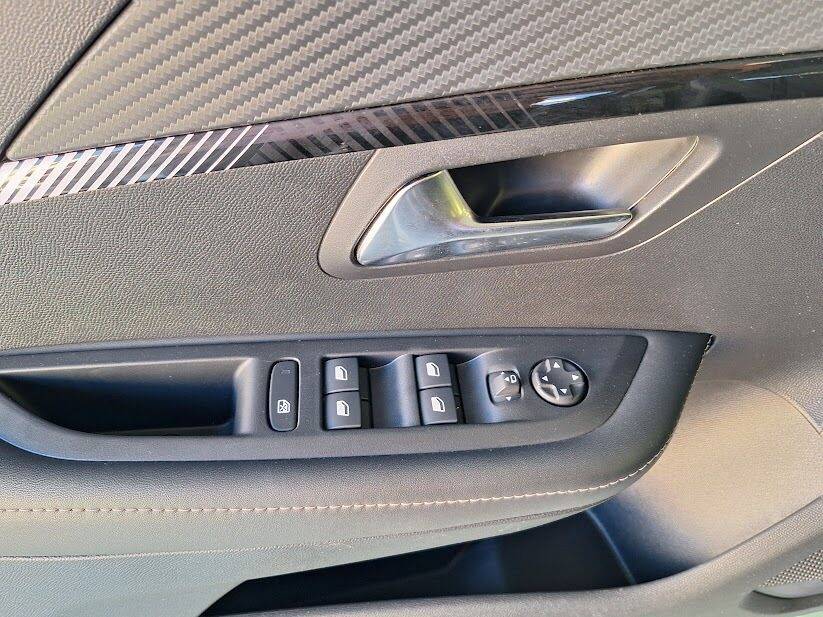 peugeot-208-2024-hibrido-a-gasolina-1199cc