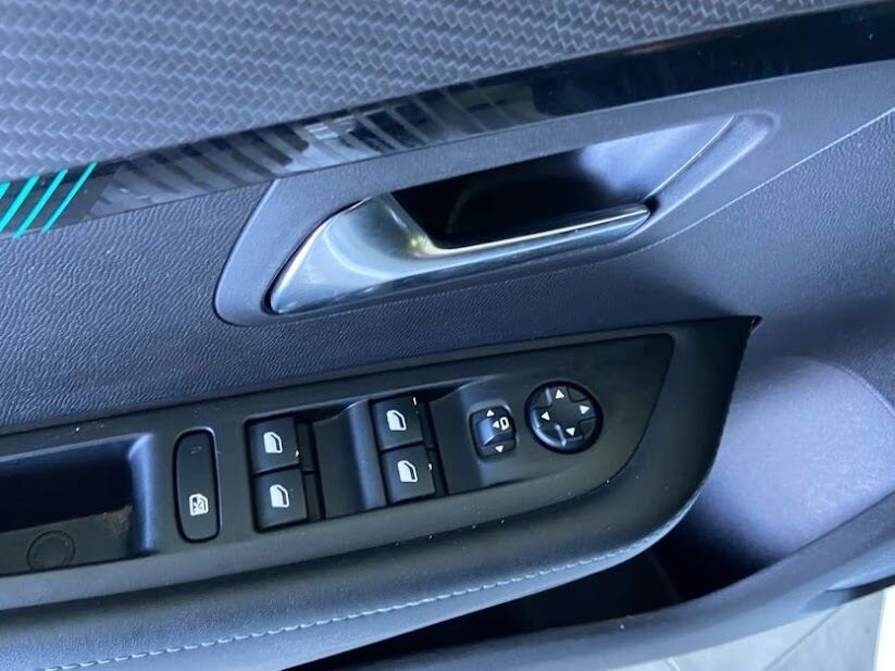 peugeot-208-2021-gasolina-1199cc