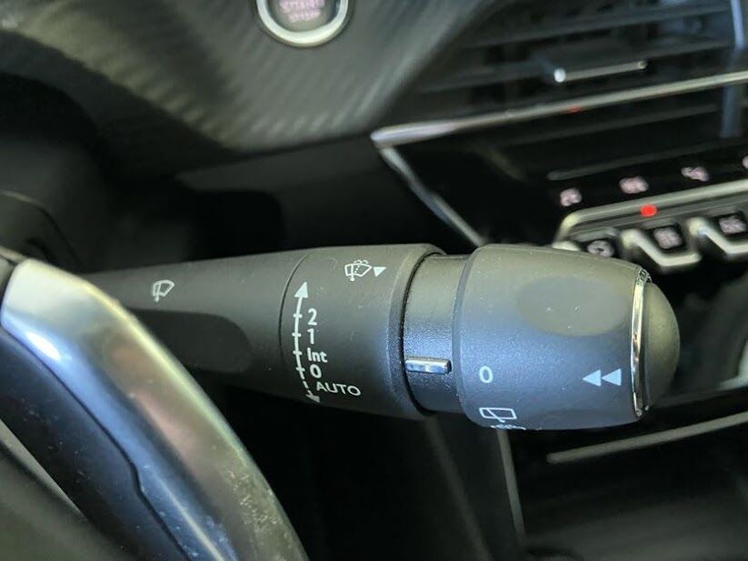 peugeot-208-2021-gasolina-1199cc