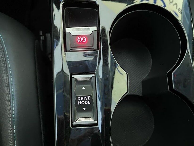 peugeot-208-2021-gasolina-1199cc