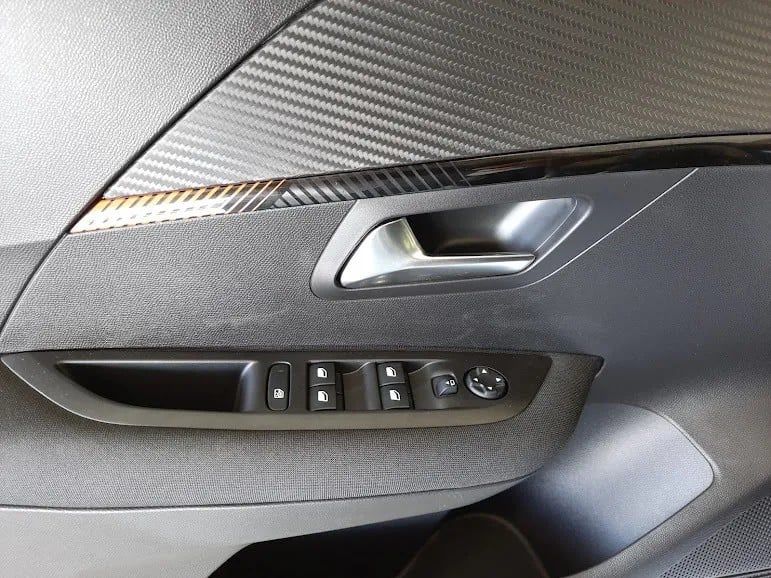 peugeot-208-2021-gasolina-1199cc