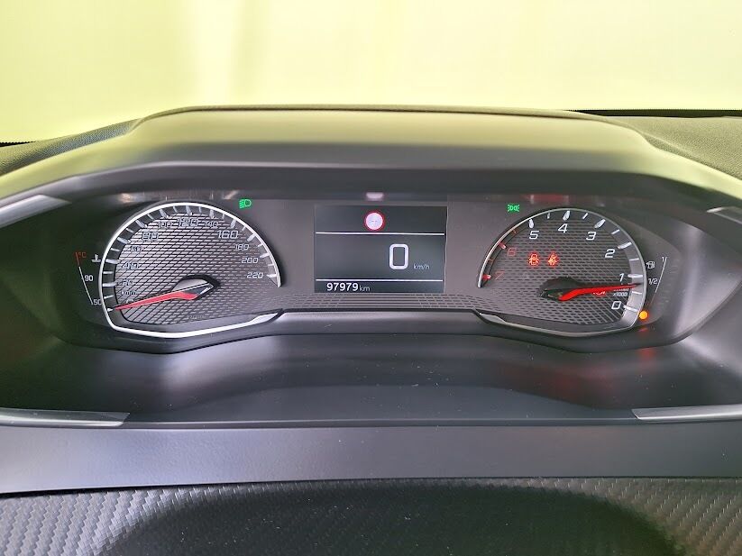 peugeot-208-2022-diesel-1499cc