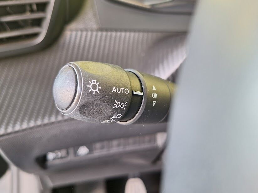 peugeot-208-2022-diesel-1499cc