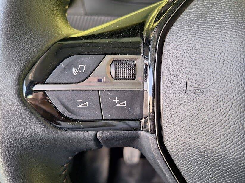 peugeot-208-2022-diesel-1499cc