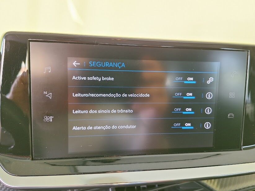 peugeot-208-2022-diesel-1499cc