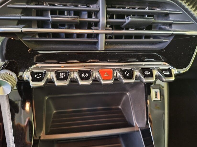 peugeot-208-2022-diesel-1499cc
