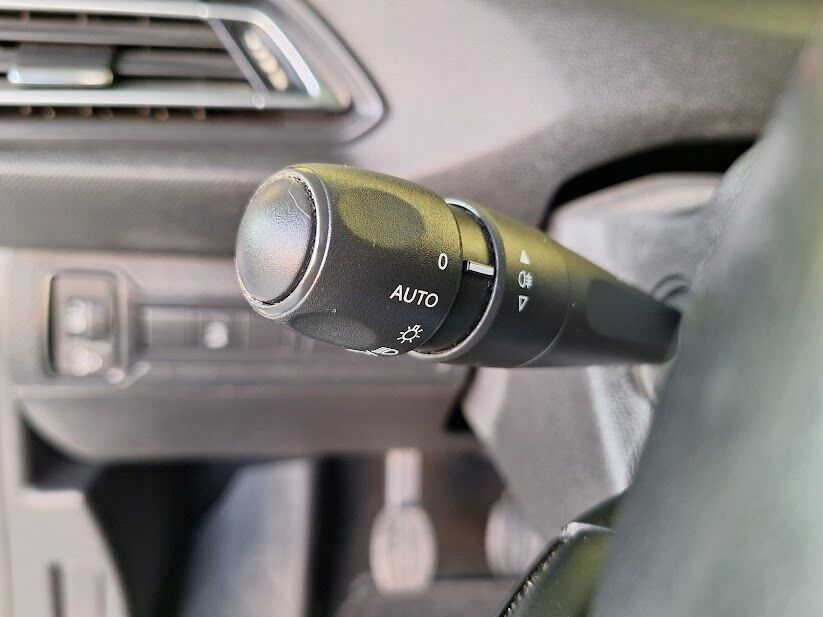 peugeot-308-2019-diesel-1499cc