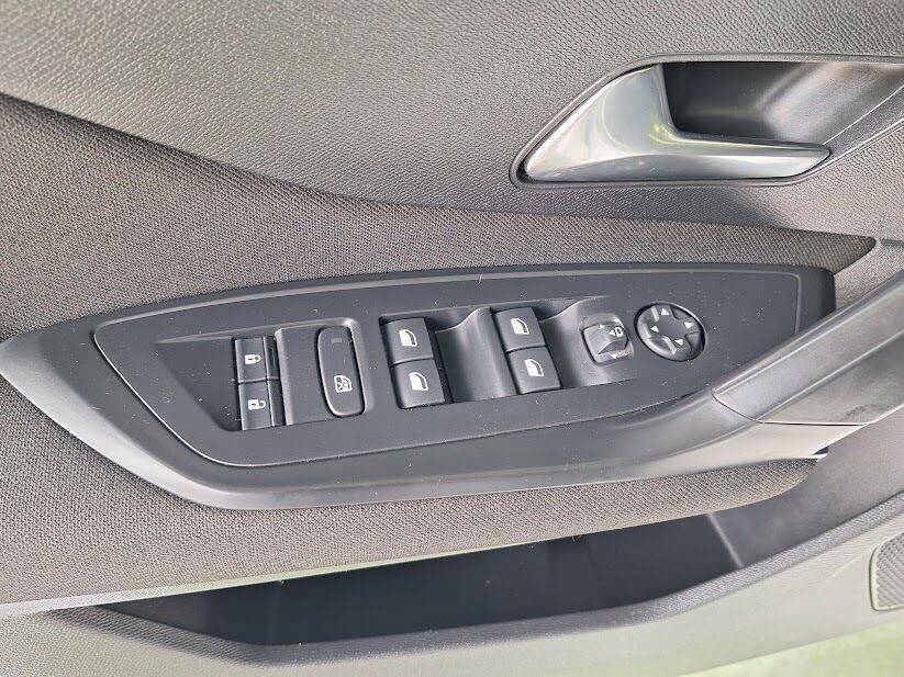 peugeot-308-2022-gasolina-1199cc