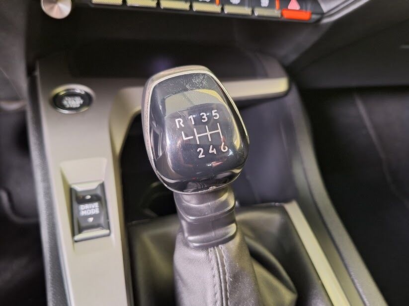 peugeot-308-2022-gasolina-1199cc