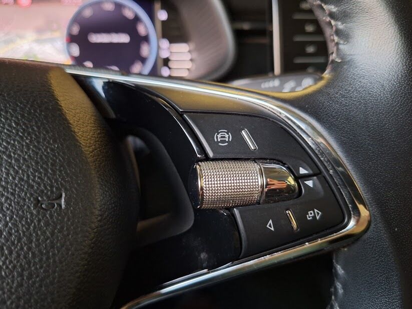 skoda-kamiq-2023-gasolina-999cc