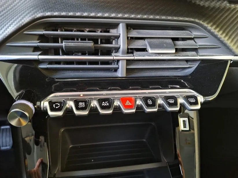 peugeot-208-2022-diesel-1499cc