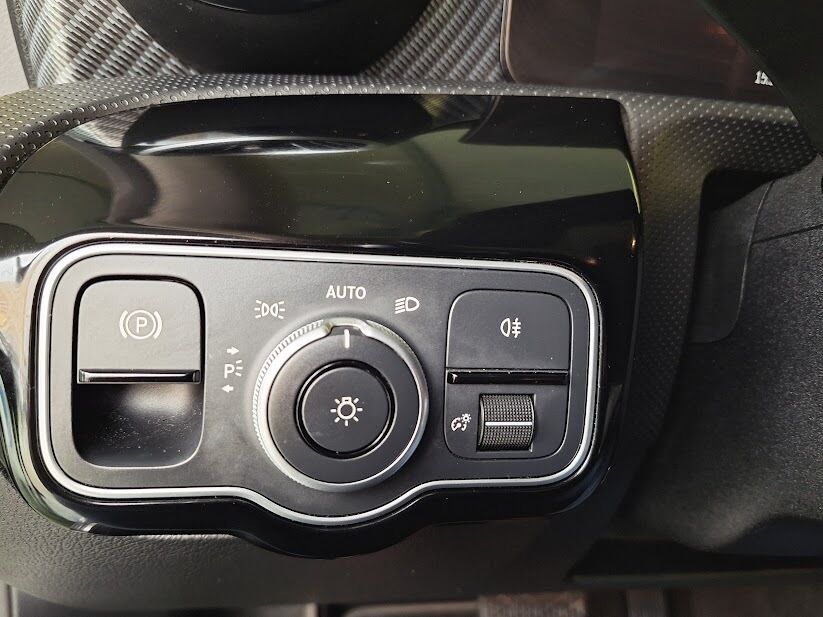 mercedes-benz-classe-a-2023-hibrido-a-gasolina-1332cc