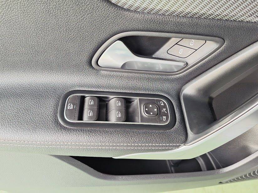 mercedes-benz-classe-a-2023-hibrido-a-gasolina-1332cc