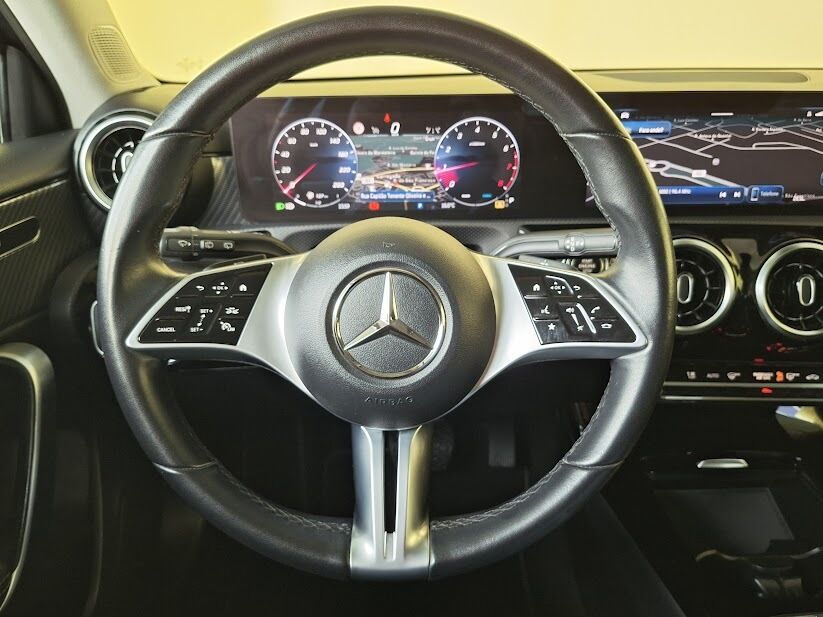 mercedes-benz-classe-a-2023-hibrido-a-gasolina-1332cc