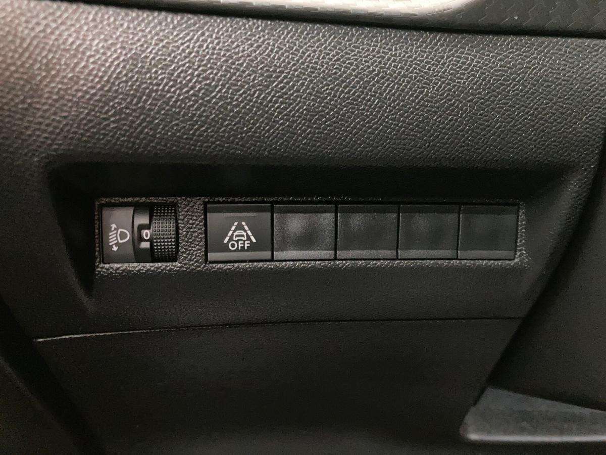peugeot-208-2021-gasolina-1199cc