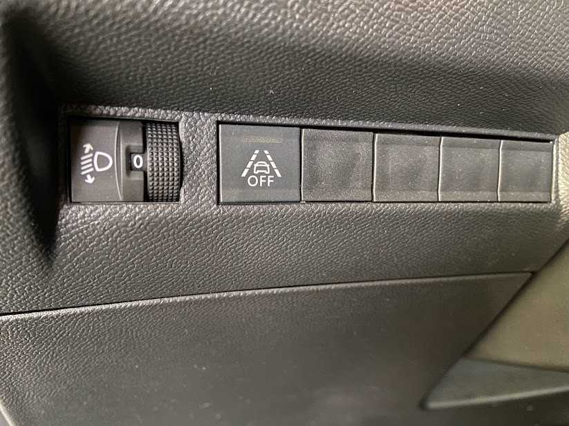 peugeot-208-2022-gasolina-1199cc