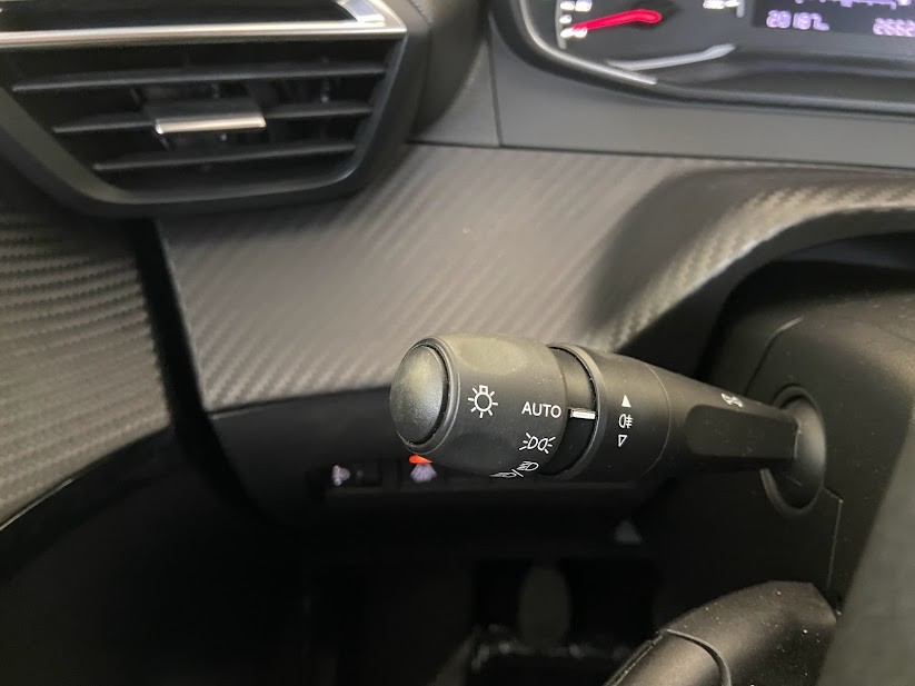 peugeot-208-2022-gasolina-1199cc