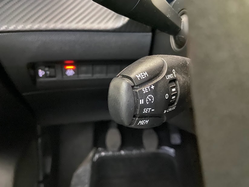 peugeot-208-2022-gasolina-1199cc