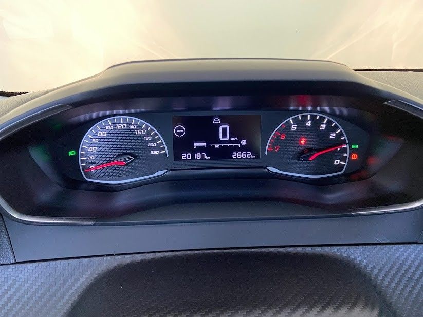 peugeot-208-2022-gasolina-1199cc
