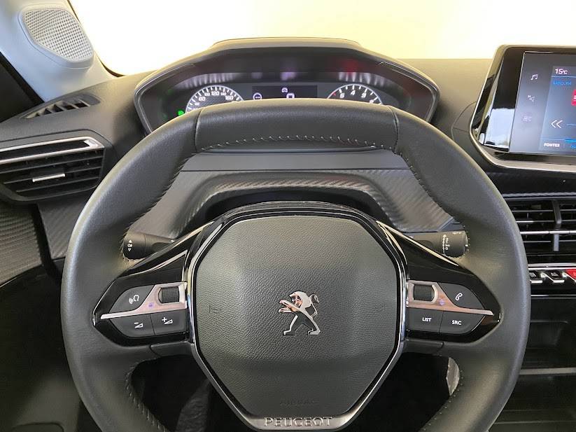 peugeot-208-2022-gasolina-1199cc