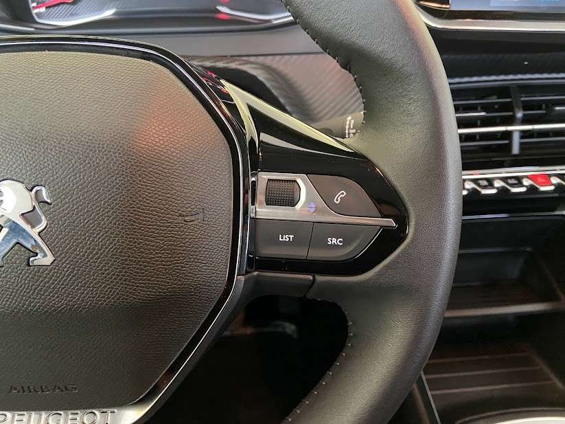 peugeot-208-2022-gasolina-1199cc