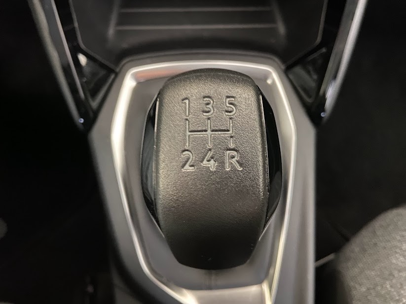 peugeot-208-2022-gasolina-1199cc