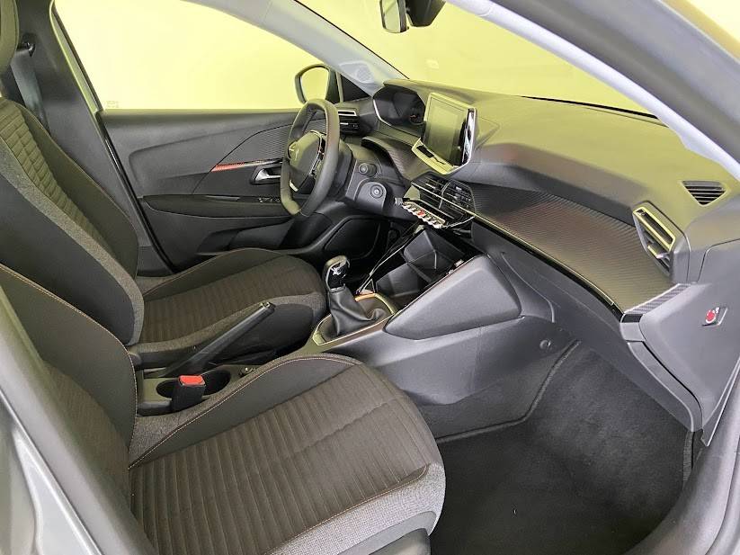 peugeot-208-2022-gasolina-1199cc