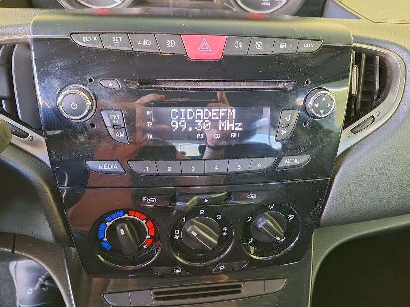 lancia-ypsilon-2014-diesel-1248cc