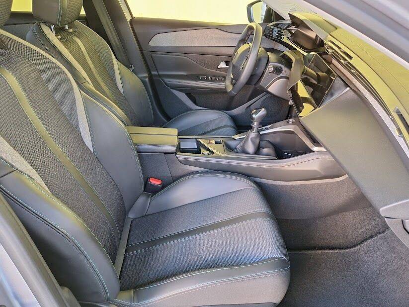 peugeot-308-sw-2023-gasolina-1199cc