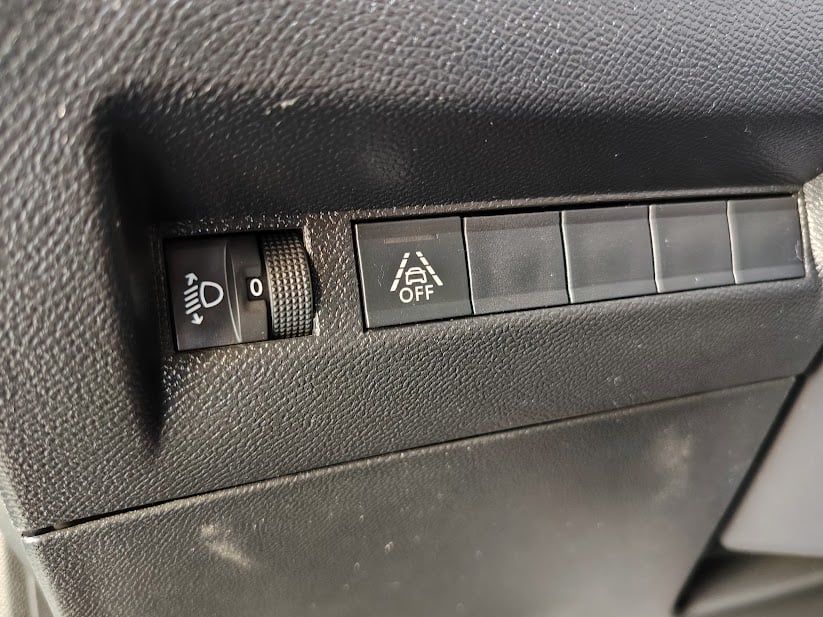 peugeot-208-2021-gasolina-1199cc
