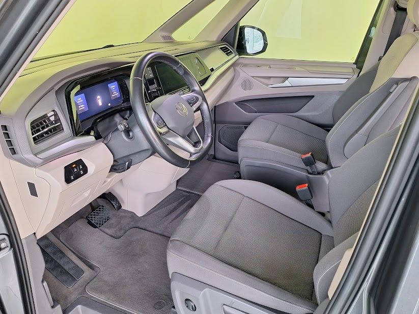 volkswagen-golf-sportsvan-2023-diesel-1968cc