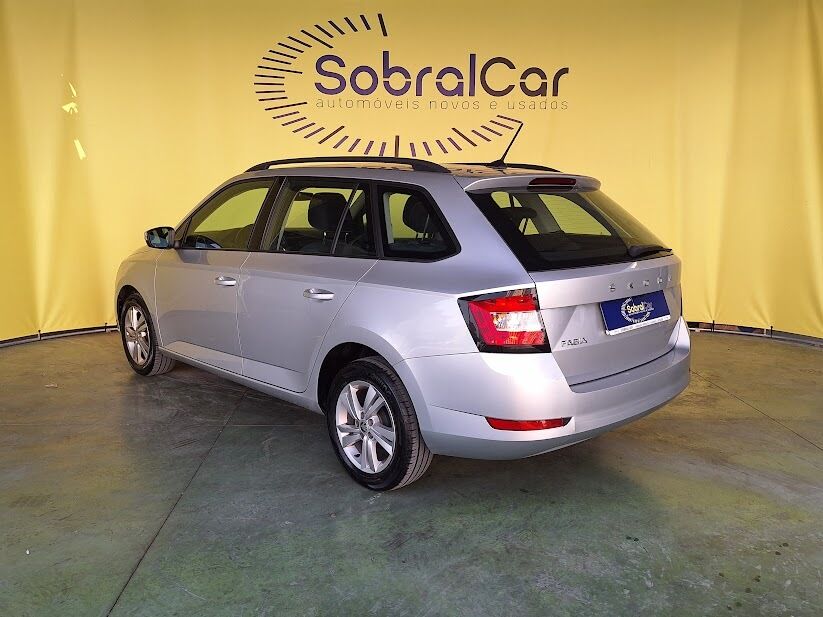 skoda-fabia-break-2022-gasolina-999cc