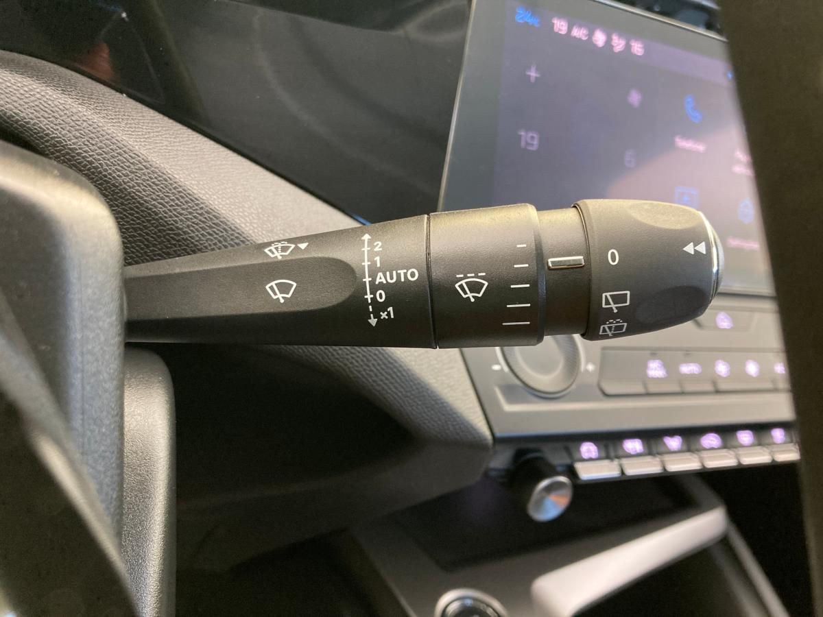 peugeot-308-2023-gasolina-1199cc