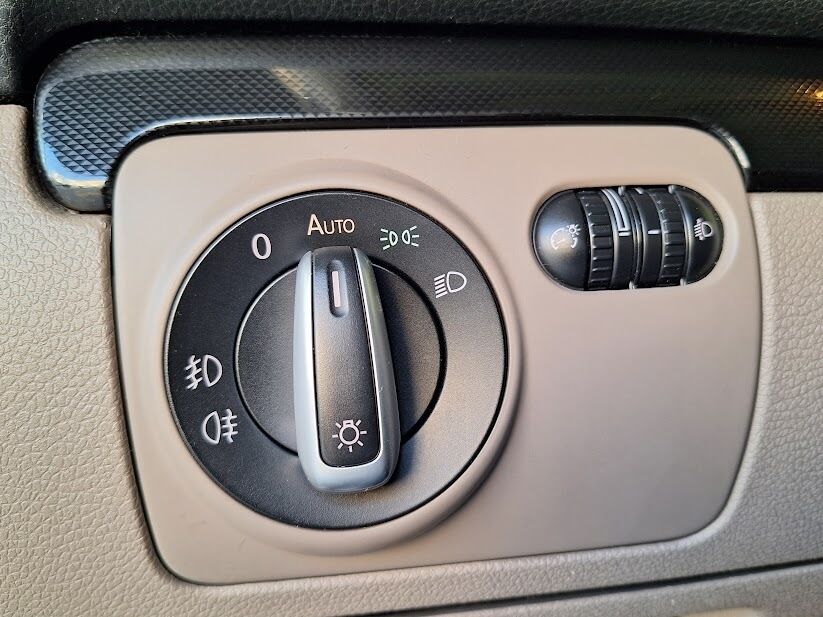 volkswagen-golf-2009-diesel-1968cc