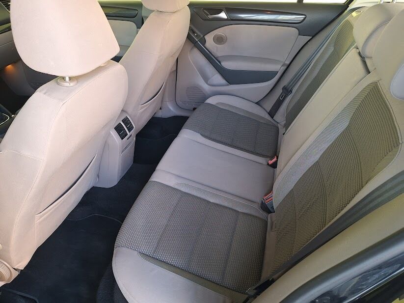 volkswagen-golf-2009-diesel-1968cc