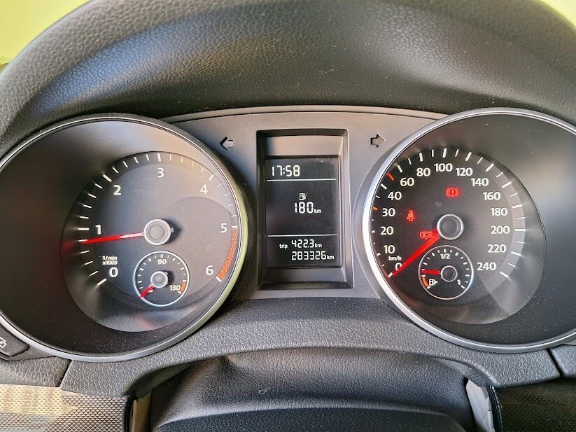 volkswagen-golf-2009-diesel-1968cc