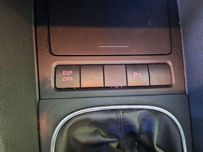 volkswagen-golf-2009-diesel-1968cc