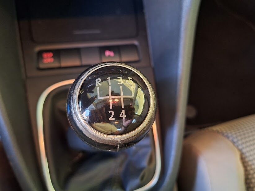volkswagen-golf-2009-diesel-1968cc