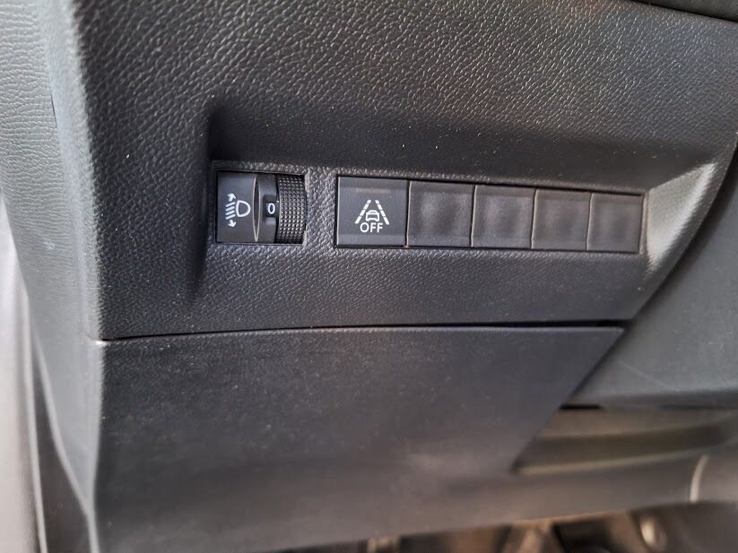 peugeot-208-2022-diesel-1499cc